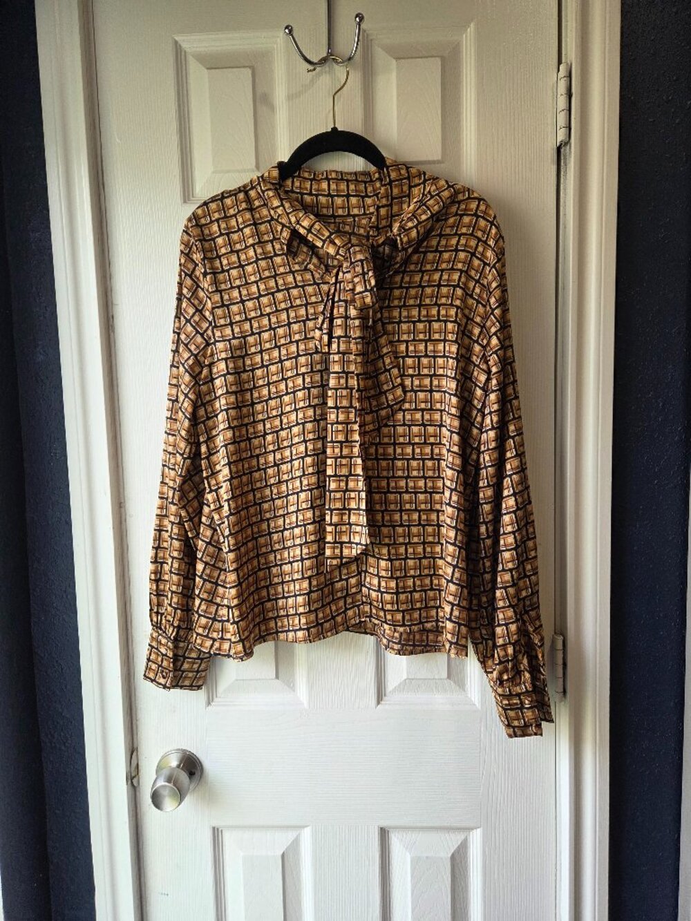 Woman's sz L Bow Neck  Blouse long sleeves golden brown geometric print top